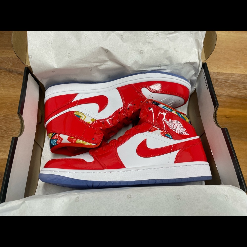 Jordan AJ1 Mid SE - Picture 4 of 8